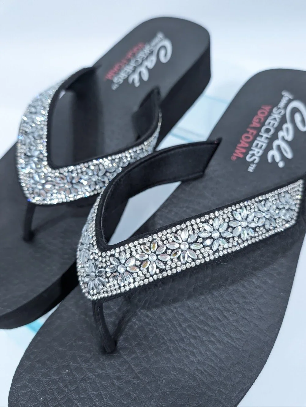 Skechers Flip Flops sz 11 Women Rhinestone Sandals Wedge Heel Cali Vinyasa